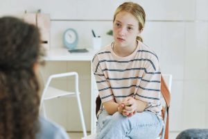 a teen recognizes the benefits her psychotherapy program has had on her mental health and overall all wellbeing