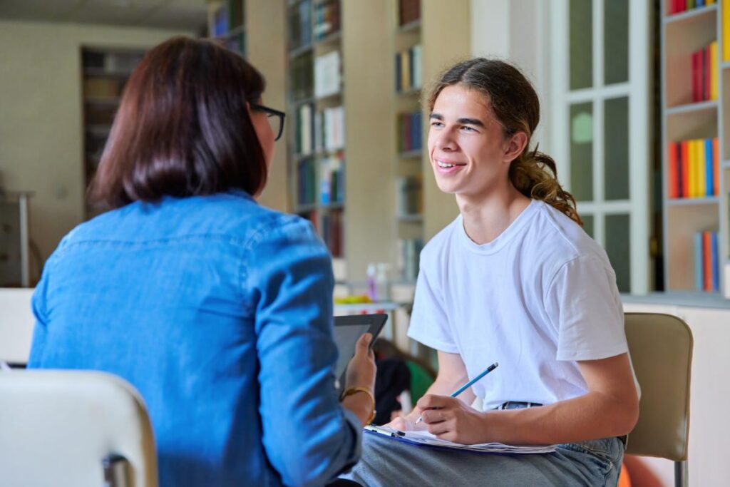 adolescent reaping the benefits of individual therapy with counselor